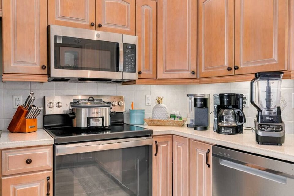 Kitchen - fully loaded with all the kitchen essentials