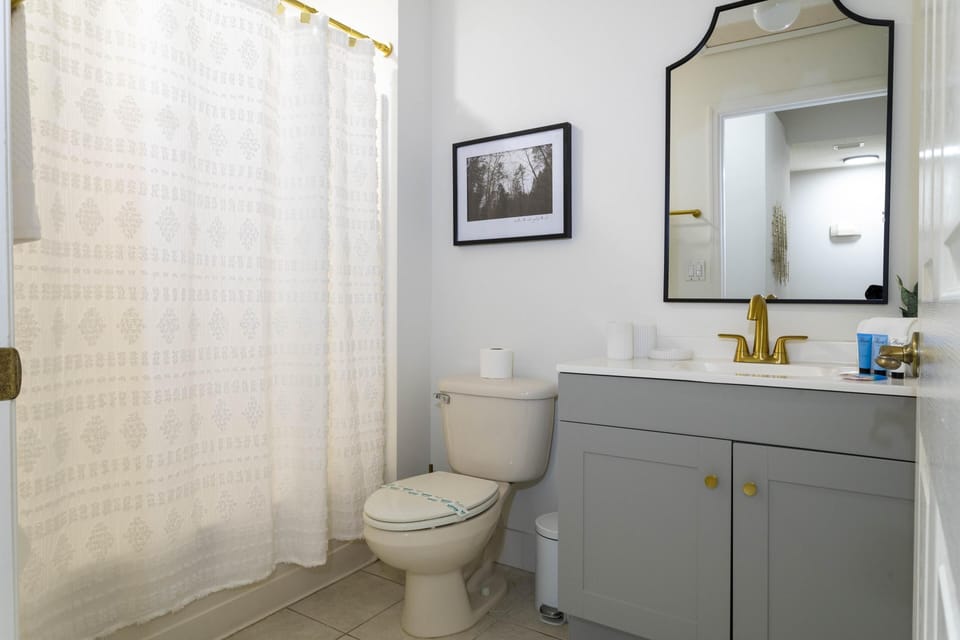 2nd Floor Shared Bathroom