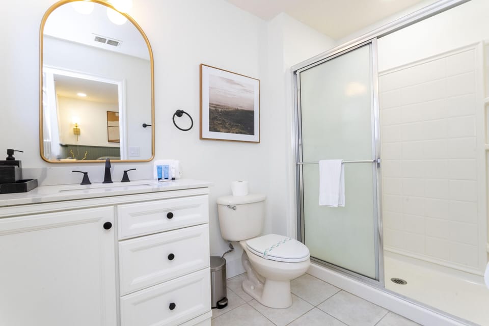 2nd Floor Master Bathroom