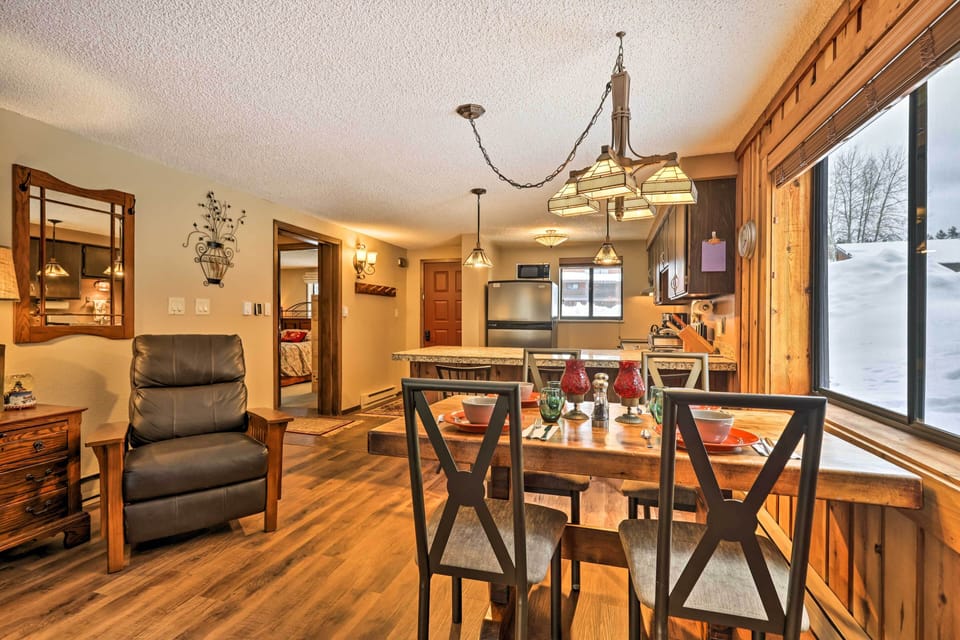 Dining Area | Dishware + Flatware Provided
