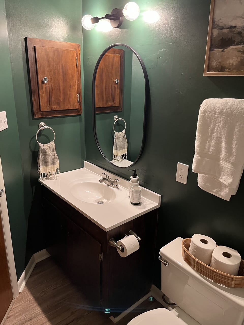 Bathroom , linens provided 