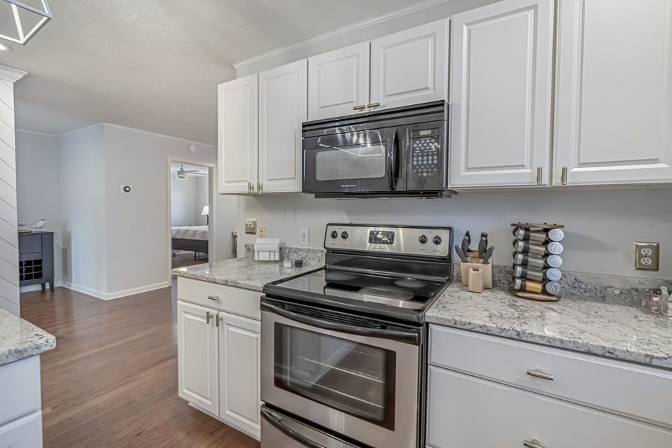 Oven and microwave