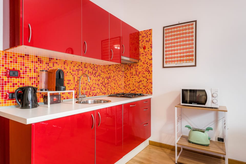 full equipped kitchenette 