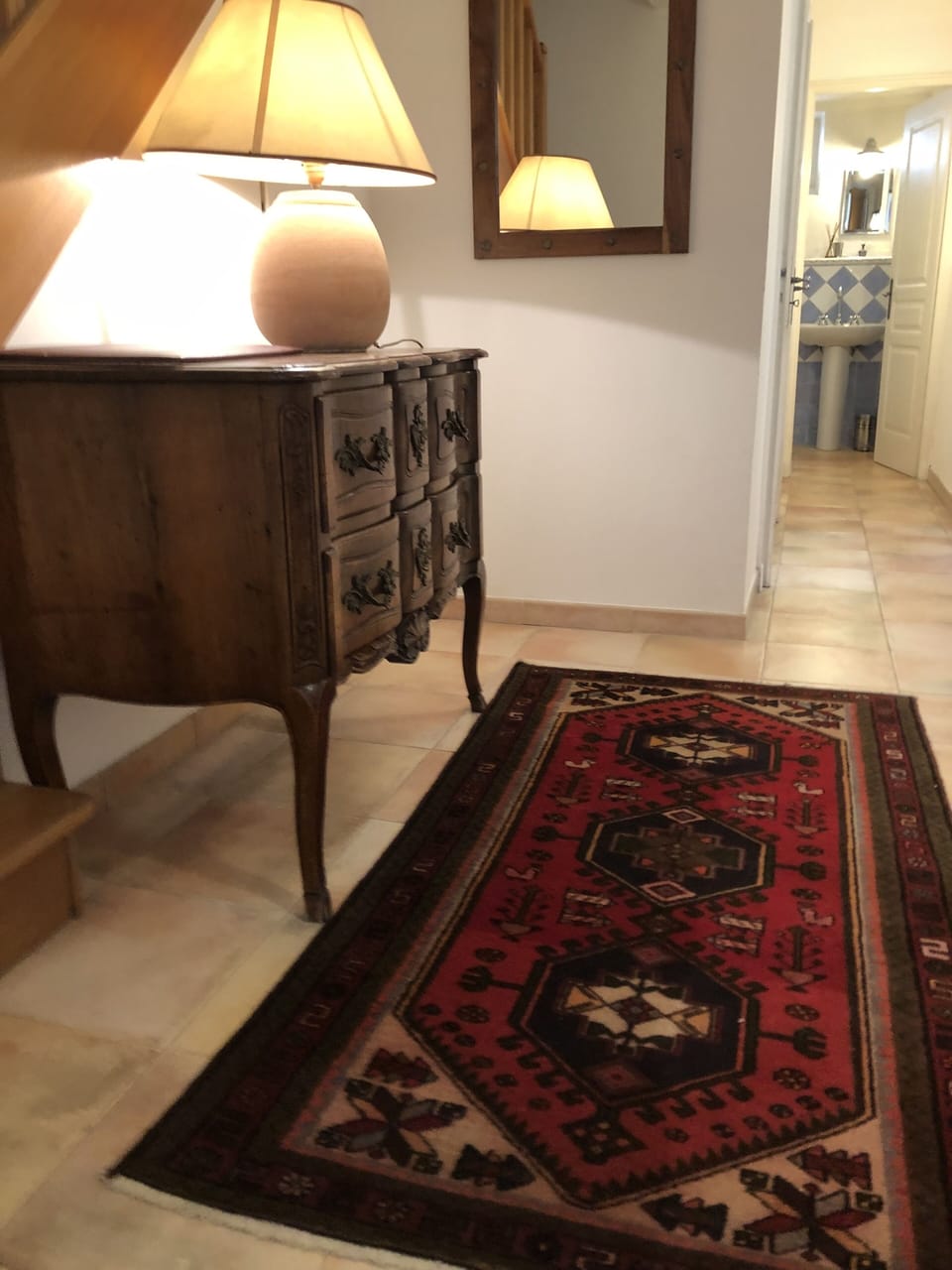 hall to bedroom 3