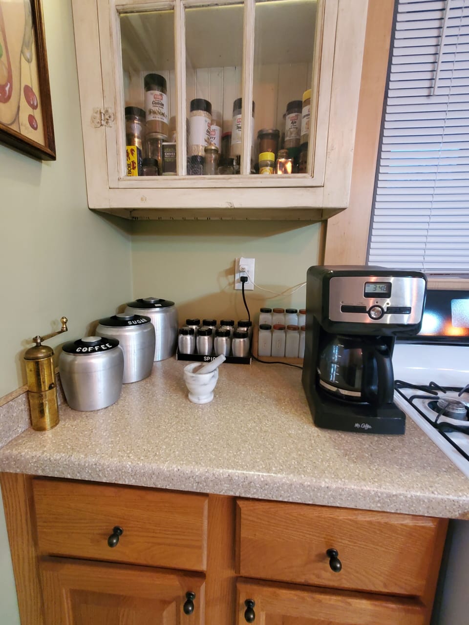 Regular drip coffee ☕️ pot with coffee provided