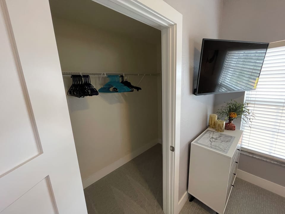 Walking closet in Bedroom 1