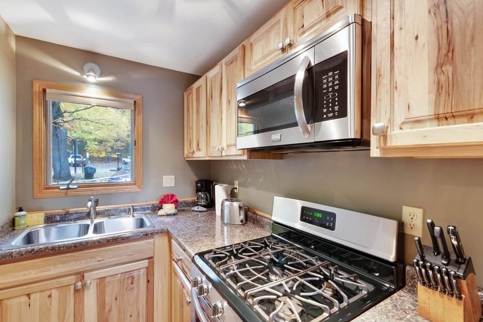 (15)