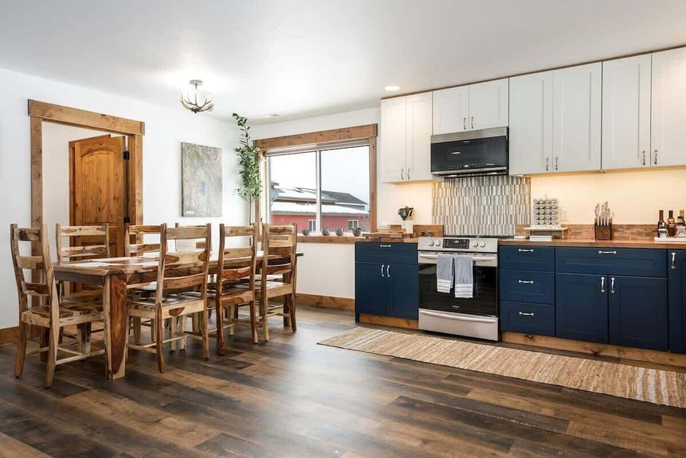 Fully equipped kitchen and Dining Area