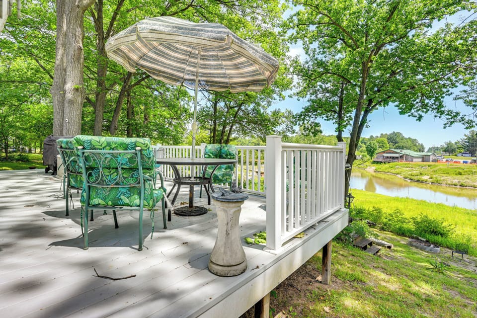 Gladwin Vacation Rental | 3BR | 2BA | Step-Free Access | 1,700 Sq Ft