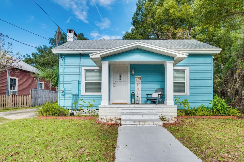 Home Exterior | Keyless Entry | 4 Mi to Rainbow Springs State Park Tube Rentals