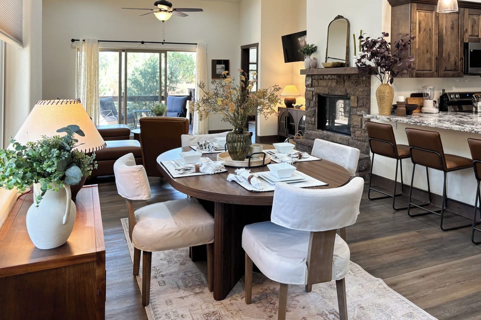 Dining Table | Dishware & Flatware