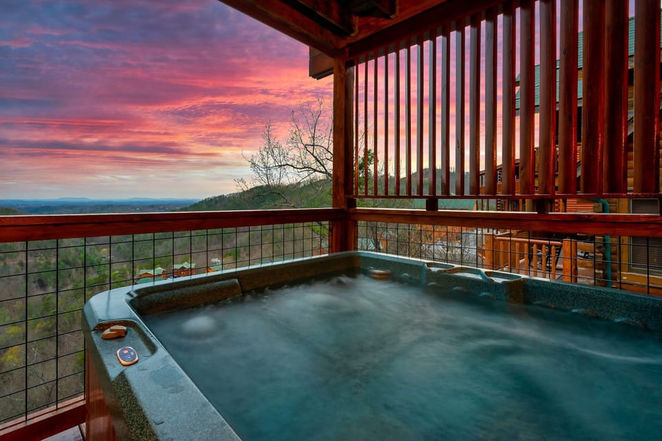 Steamy Hot tub plus views!