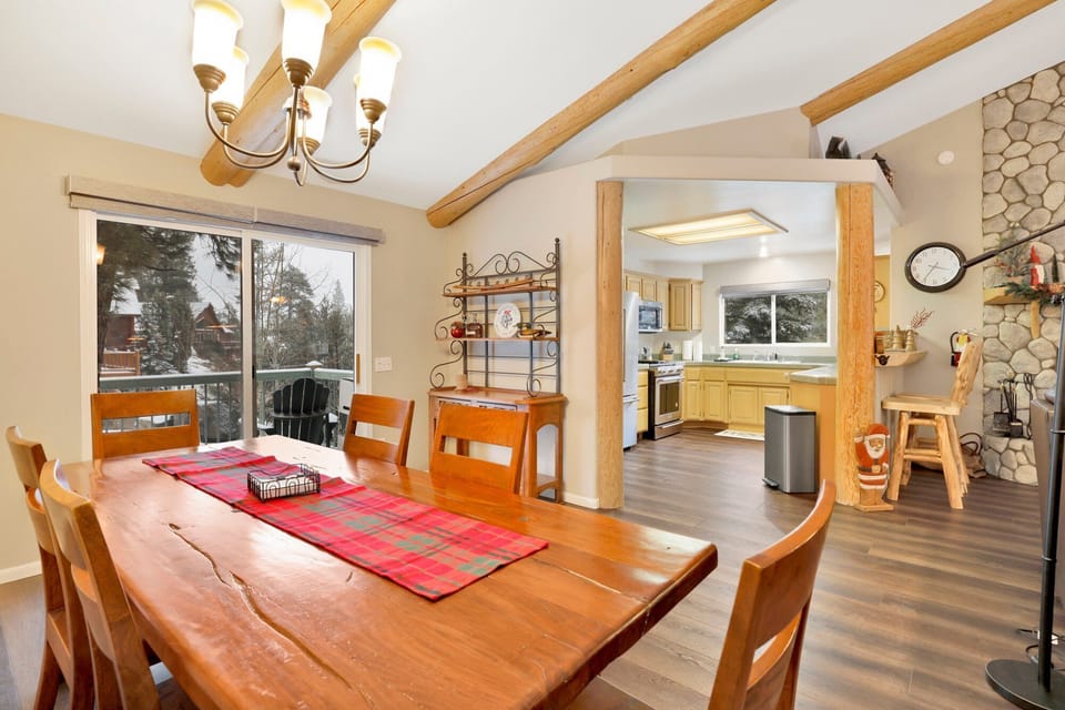 Inviting dining area designed for comfort and connection. The space feels open and airy, with a warm atmosphere that makes everyday meals and special gatherings equally enjoyable.