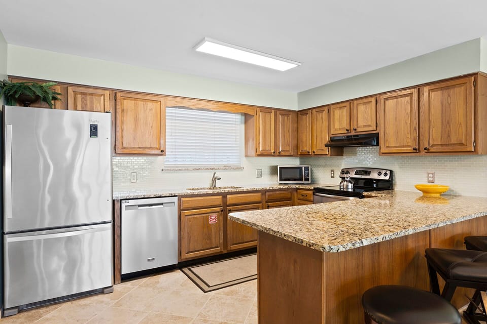 23-Landon-By-The-Sea-1-Kitchen