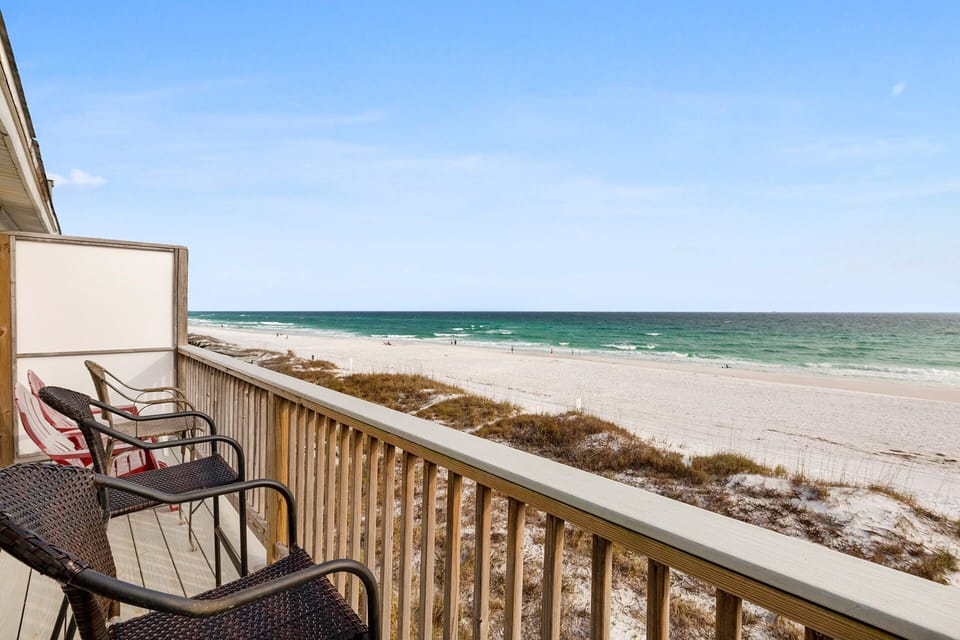 23-Landon-By-The-Sea-2-Upper-Balcony