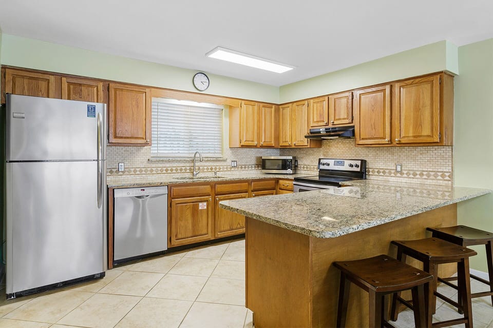 23-Landon-By-The-Sea-3-Kitchen