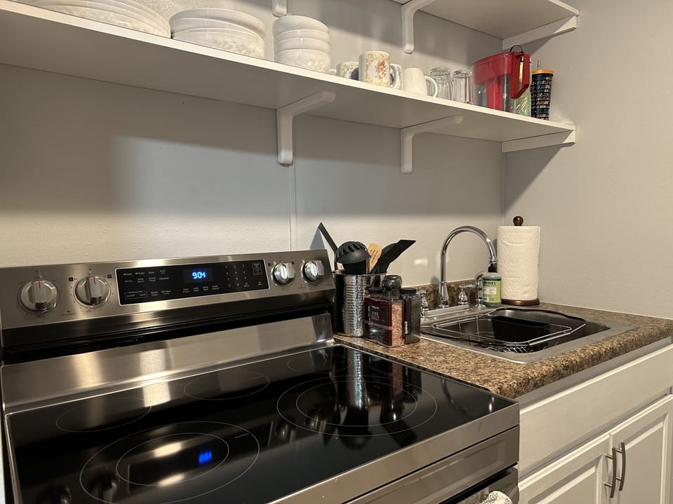 Full size new electric stove 