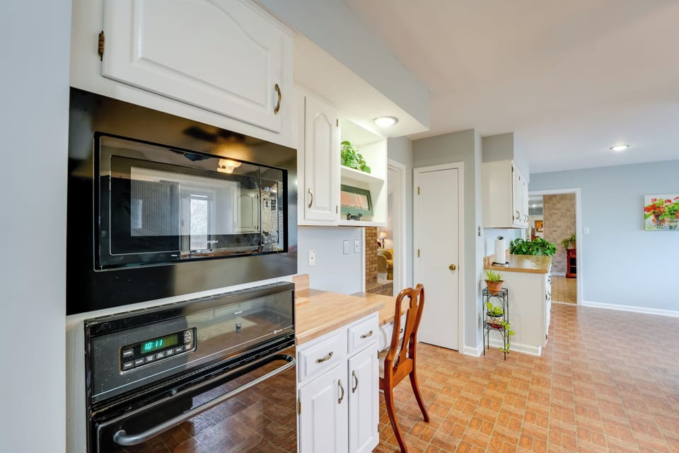 Kitchen | Dishware & Flatware | Coffee Maker | Toaster