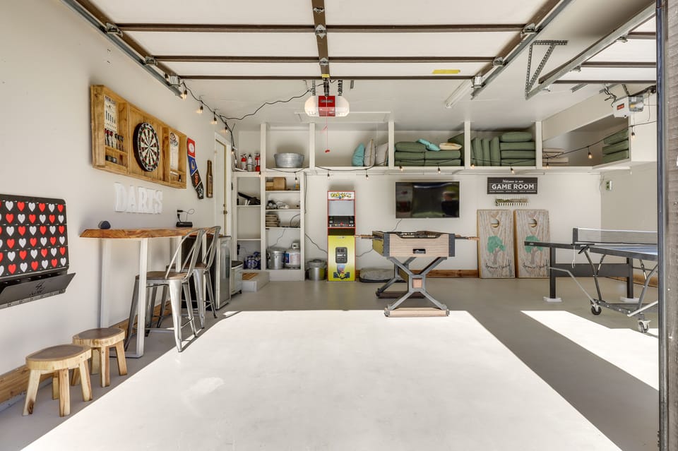 Game Room | Dartboard | Arcade Game | Foosball & Ping Pong Table | Cornhole