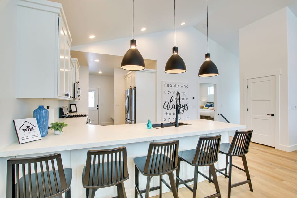 Kitchen | 2nd Floor | Ice Maker | Cooking Basics | Complimentary Spices