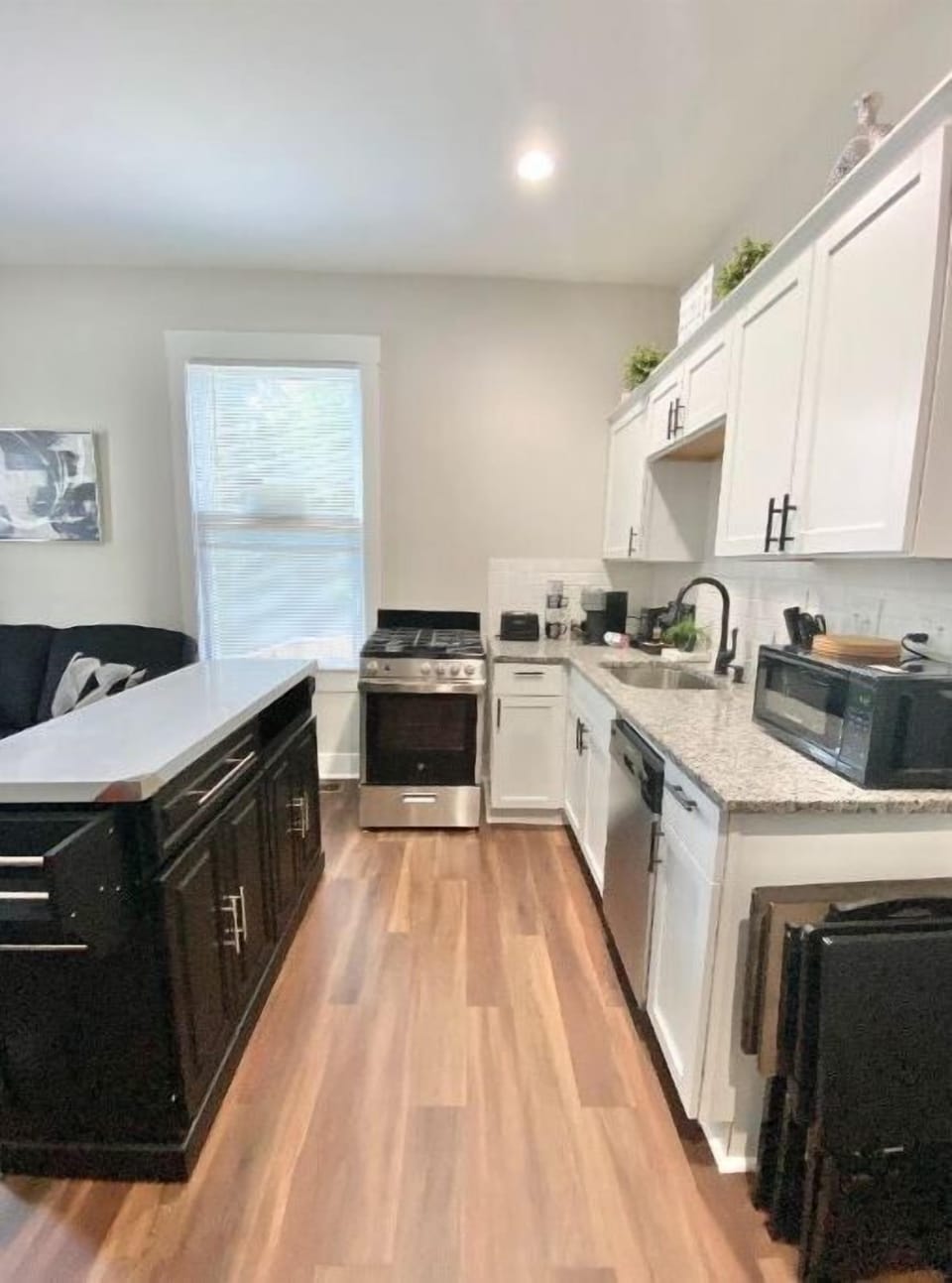 Intimate Kitchen