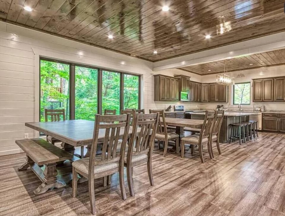 2 Dining tables