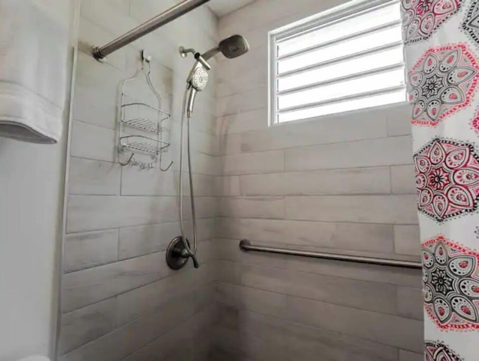 City Park View - Cozy Studio Apartment in San Juan