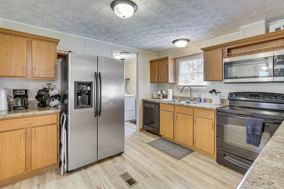 Kitchen | Single Story Home | Free WiFi