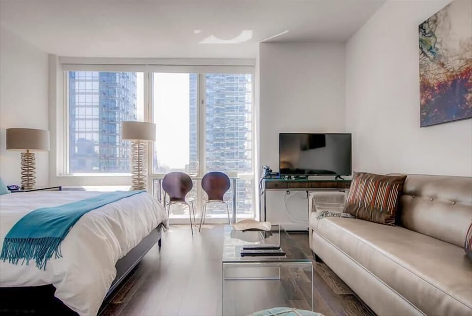 Midtown West New York Studio Living Room