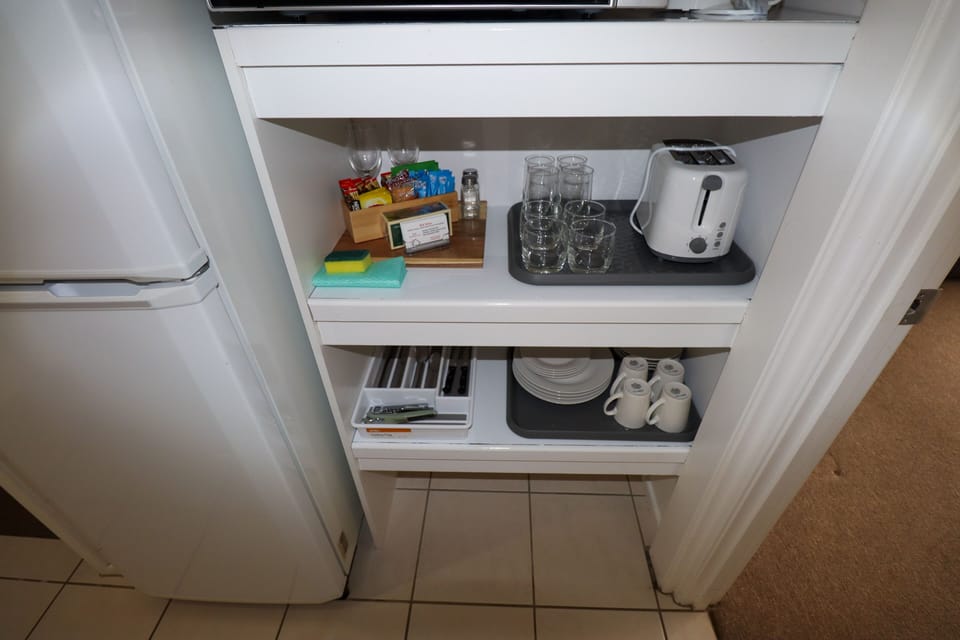BLK Stays Guest House Deluxe Back Unit Bellmere House in Caboolture