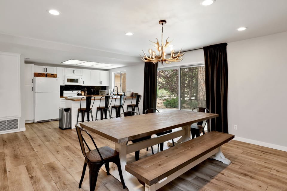 Inviting dining area designed for comfort and connection. The space feels open and airy, with a warm atmosphere that makes everyday meals and special gatherings equally enjoyable.