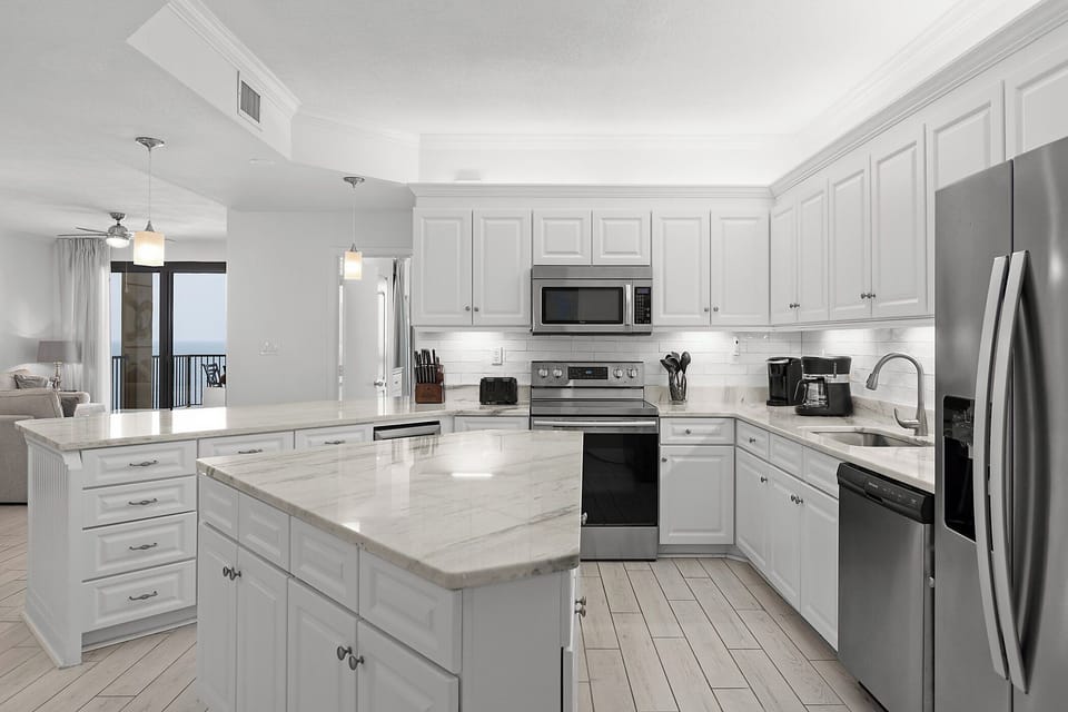 Chef Ready Kitchen w. Under-Counter Ice Machine