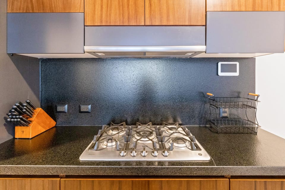 Condo - Image 16