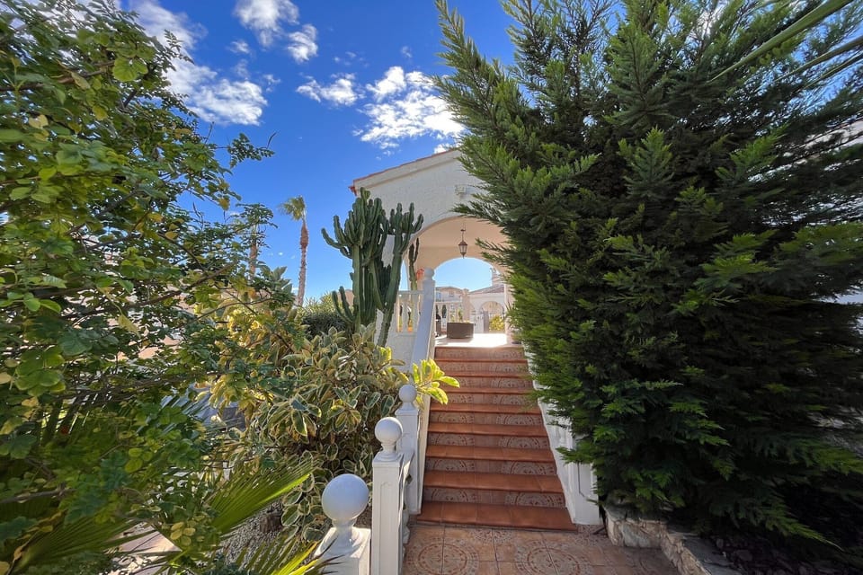 Entrance / Reception
