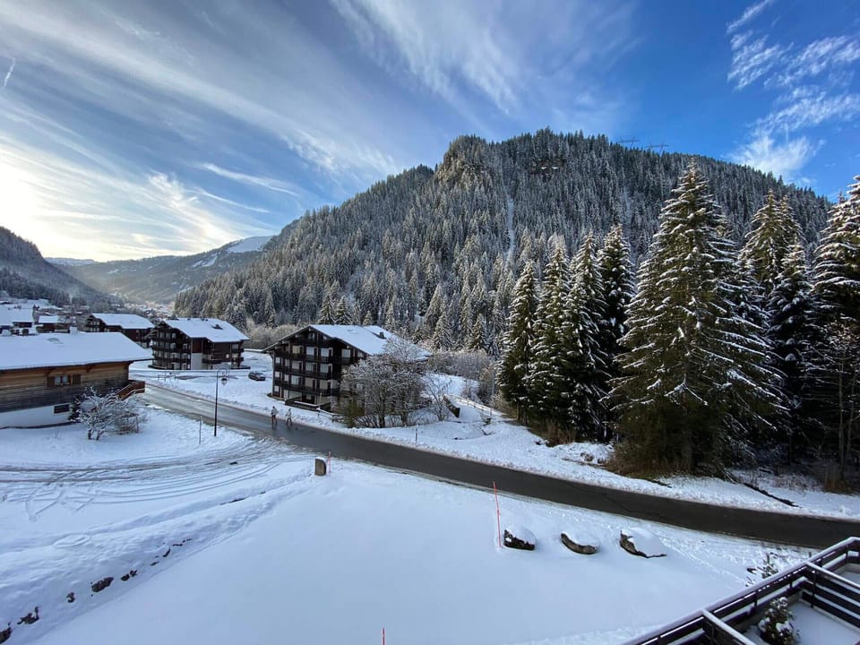 Snow and ski sports