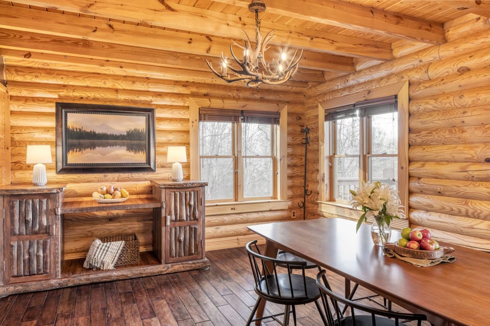 Dining room.
