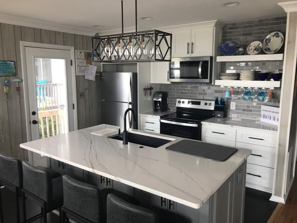 Amy-Lew Kitchen 1