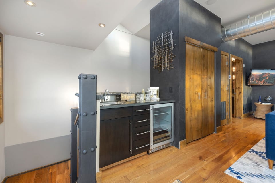 Loft Area | Wine Fridge and Sink