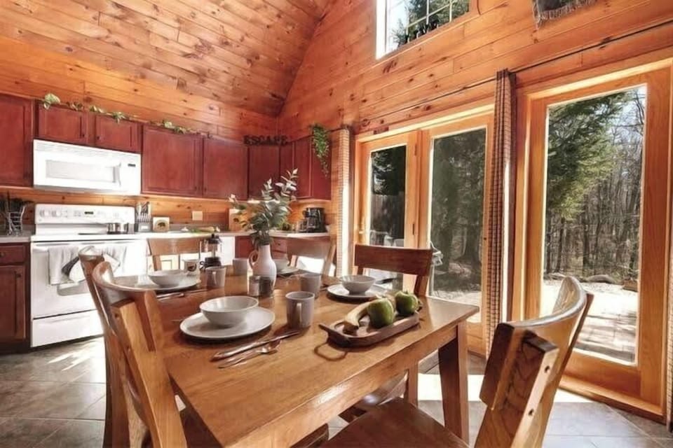 Breakfast anyone? Brew up some fresh coffee using the provided coffee pot or french press, as well as an electric grinder.