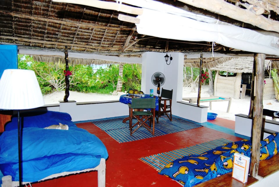 bungalow sitting room in the nature rent-in-zanzibar. c