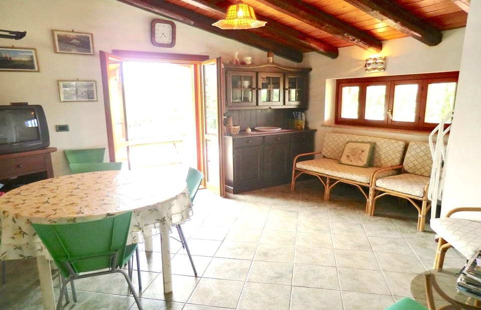 EMERALD HOME SITTING ROOM