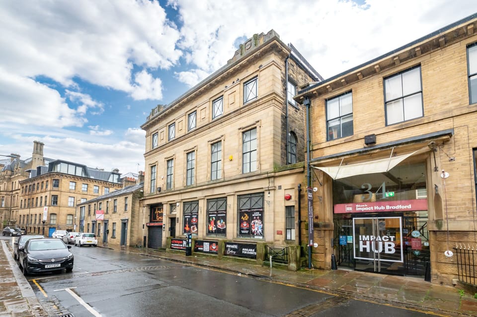 Luxury Regina Lodge Bradford - local area 