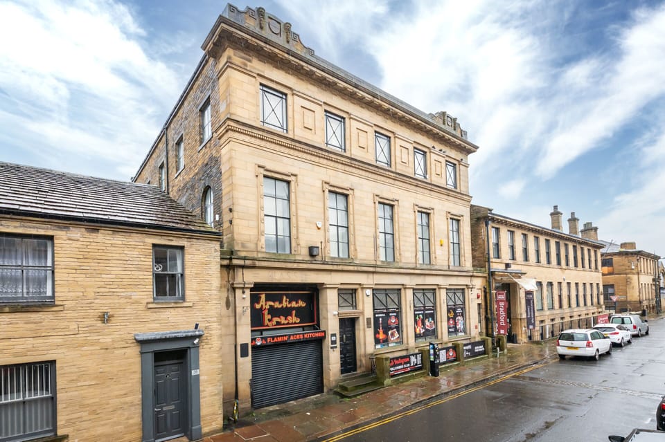 Luxury Regina Lodge Bradford - Exterior 