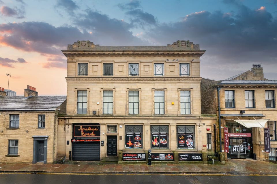 Luxury Regina  Lodge  Bradford - street 