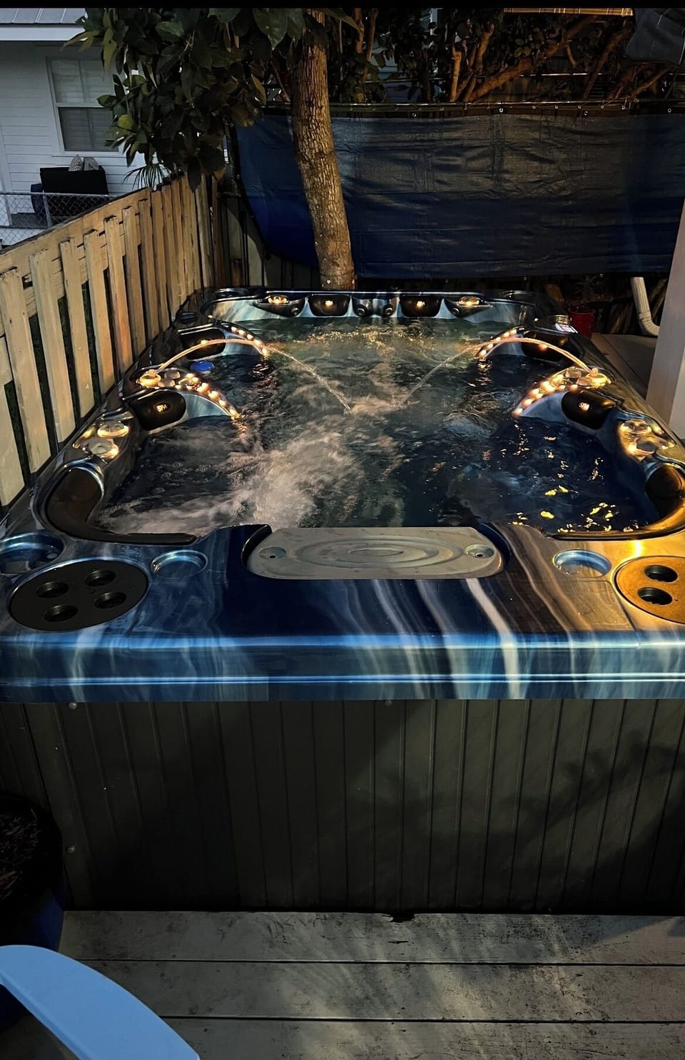 Outdoor spa tub