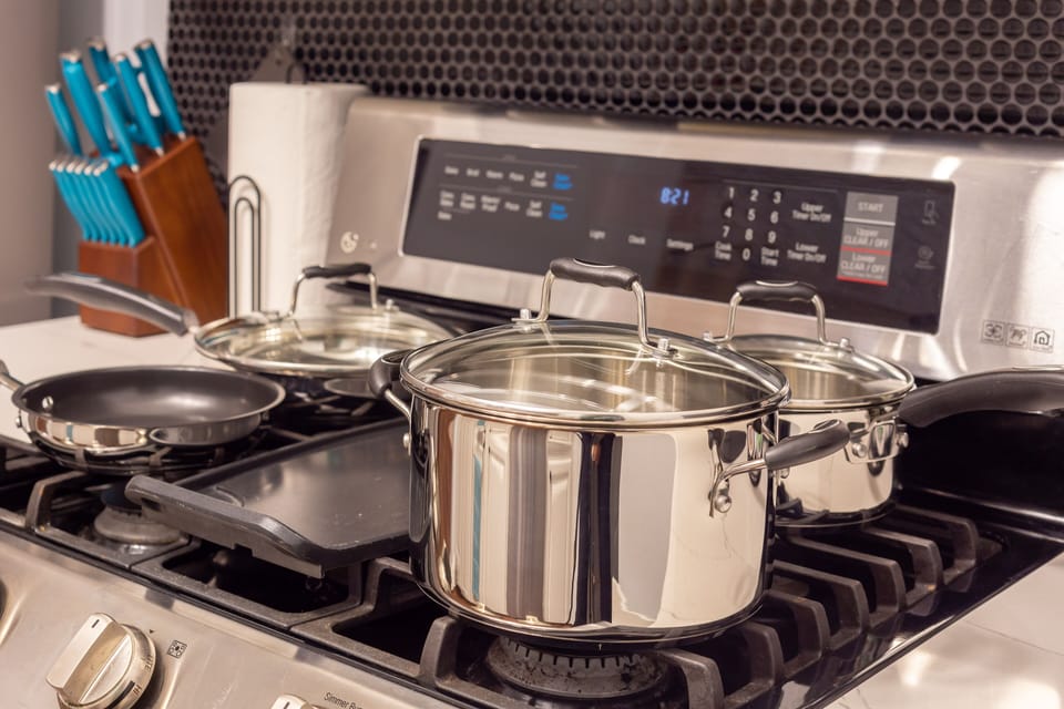 Cookware available for use