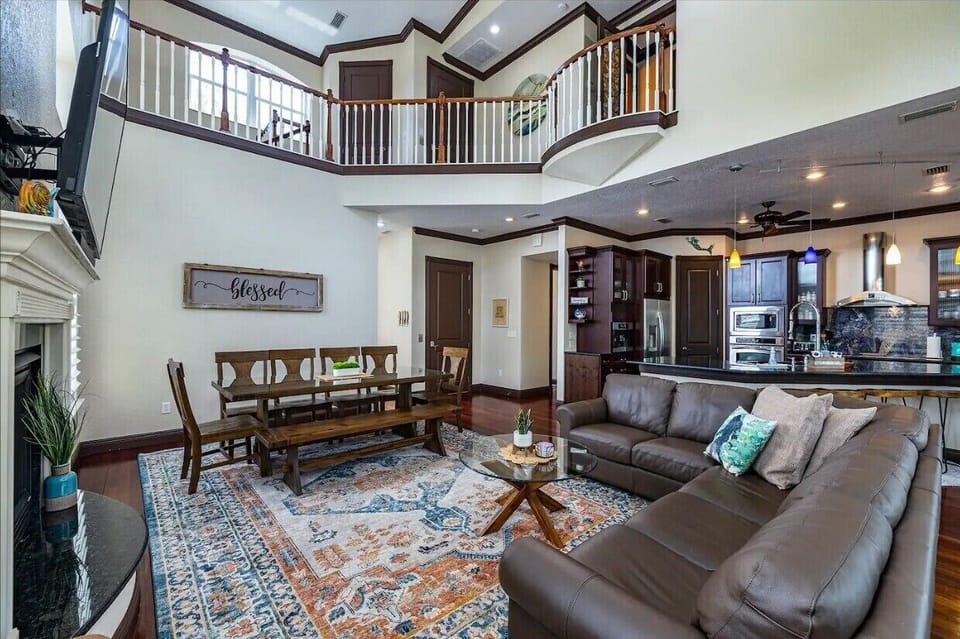 Great for a family or larger groups- plenty of space to enjoy the time off river