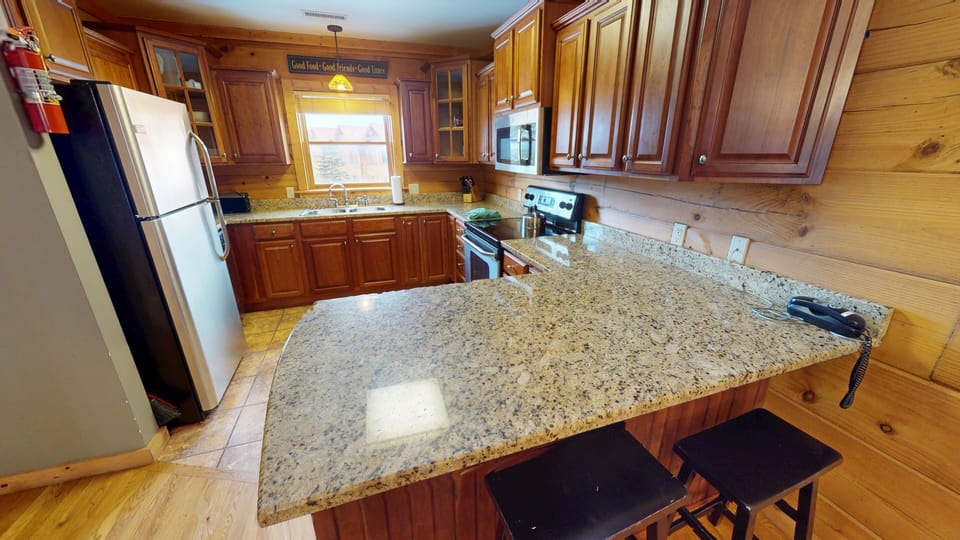 Indoors, Floor, Flooring, Hardwood, Appliance