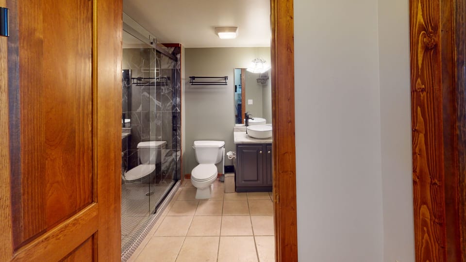 Indoors, Flooring, Floor, Hardwood, Sink