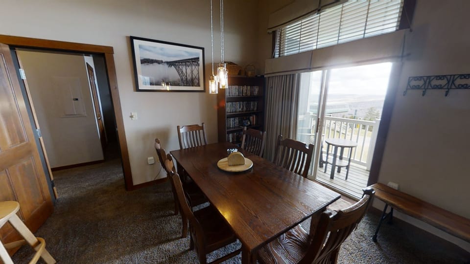Dining Room, Dining Table, Table, Furniture, Indoors